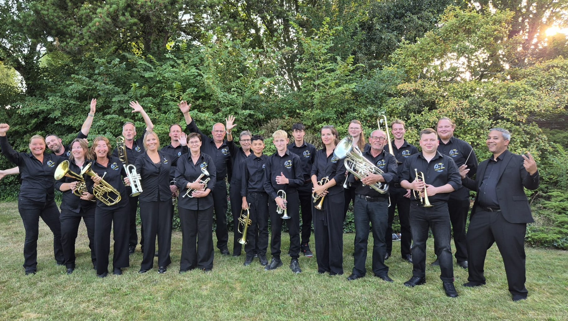 Canite Tuba groepsfoto augustus 2025